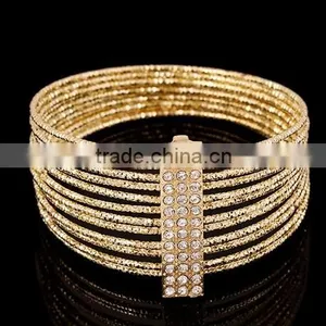 Vogue Metal Silver Wire Surrounds Flower Weaving Opening Bracelet thumbnail-1
