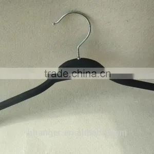 Head Laminated Urltra Thin Hangers in Black for Wholesale Logo Printed Workable Flat Body Wood Top Jacket Hangers thumbnail-3