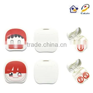A-8069 Pretty Man With Mum Contact Lens Mate Box thumbnail-4