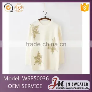 Simple Design Acrylic Long Sleeve White Women Christmas Sweater Wholesaler thumbnail-1
