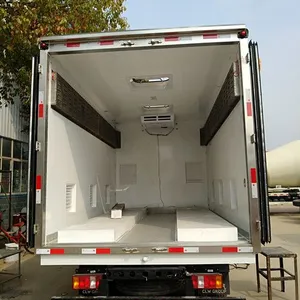 Good Price SINO TRUK HOWO 25,000 Poultry Day Old Chicks Transported Vehicle for Hatcheries thumbnail-5