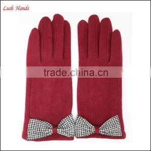 Lady's Red Spandex Velvet Warm Gloves With Supersoft Polyester Lining thumbnail-4