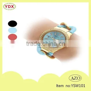 Fashion Diamond Decoration Alloy Geneva Watches for Ladies thumbnail-1