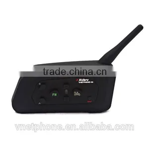 Waterproof Bluetooth Intercom for Motorcycle Supporting 4 Riders thumbnail-1