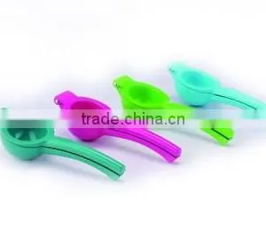 Metal Hand Juicer Lemon Squeezer thumbnail-1