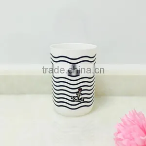 Fashion Design Plastic Toothbrush Cup thumbnail-2