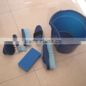 Horse Cleaning Brush Set thumbnail-1
