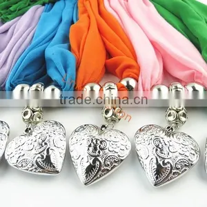 China Wholesale Knitting Scarf Pendant Scarves With Jewelry thumbnail-2