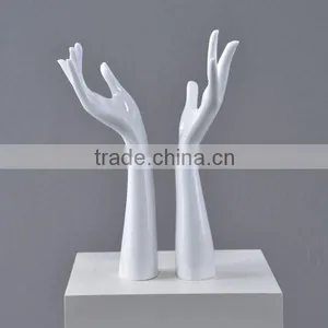 New Design Frp Female Jewelry Ring Stand Mannequin Hand for Display thumbnail-2