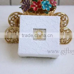 Wholesale White Lace Wedding Jewelry Gift Boxes With Beaded Name Plate of O thumbnail-1