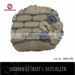 Hot Selling Women Knitted Beanie With Big Flower thumbnail-3