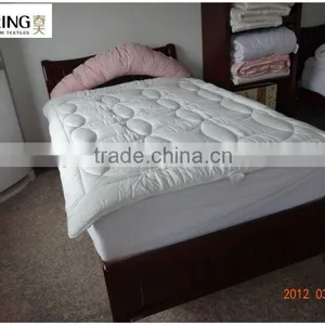 Quilted Polyester Mattress Pad thumbnail-1