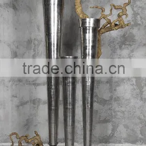Metal Vase thumbnail-1