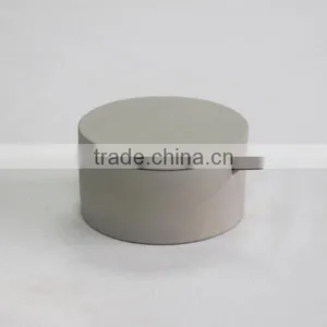 Urban Homewares Round Cellar Kitchen Concrete Salt Pepper Shaker thumbnail-1