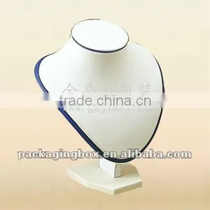 2012 Spring Canton Fair Frosty Necklace Display thumbnail-1