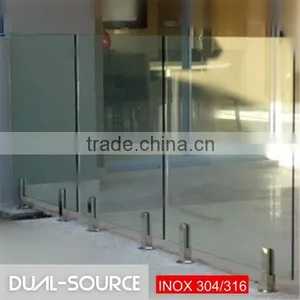Glass Pool Fence thumbnail-1