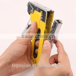 Multifunctional Staple Gun With 600pcs Nail thumbnail-3