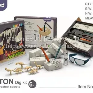 Dinosaur Skeleton Dig Kit thumbnail-1