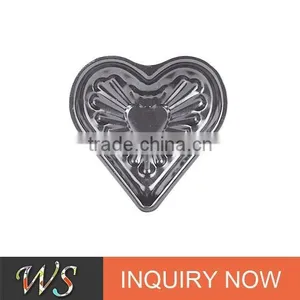 Heart-shaped Non-stick Metal Cake Mold thumbnail-1