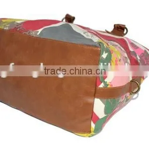 China Canvas Material Flowers and Cross Pattern Womens Leather Shoulder Bag Manufacturer thumbnail-3