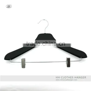 The Empty Plastic Big Shoulder Suit Hanger With Metal Clips ,50*17mm Chrome,soft Matt Finishing thumbnail-2