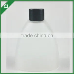 Triangle Glass Bottle for 100ml Reed Diffuser With Aluminium Screw Cap thumbnail-1
