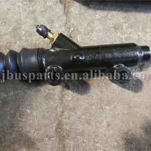 Universal Bus Spare Parts 16042210700 Bus Clutch Master Cylinder thumbnail-2