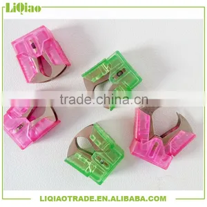 Colorful Cute Plastic Economical Staper Remover for Office thumbnail-1