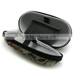 Sunglasses Case With a Mirror thumbnail-4