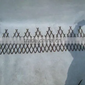 Eco-friendly Natural Wood Frame Willow Border Fence Fencing Screen thumbnail-1