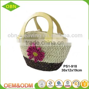 Wholesale China Beautiful Flower Lady Lovely Woven Natural Tote Straw Beach Basket Bag thumbnail-1