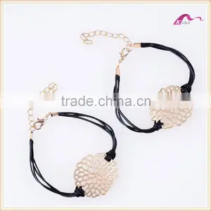 Fashion Wholesale Metal Hollowed Flower Adjustable Leather Bracelet thumbnail-1