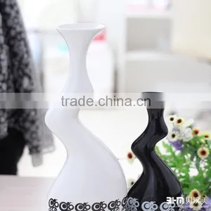 Porcelain Manufacturing Factory Set Vase Centerpiece Black and White thumbnail-4