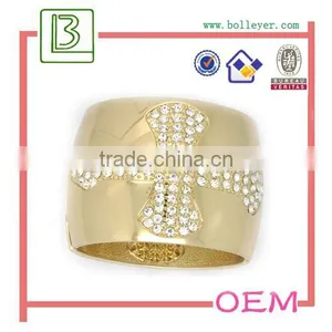 Diamond Studded Gold Jewellery Bangles thumbnail-2