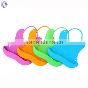 Customized Design Printed Silicone Baby Bibs Factory Price Wholesale thumbnail-1