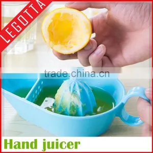 Wholesale Popular Best Quality Manual Plastic Portable Squeezer for Sale thumbnail-4