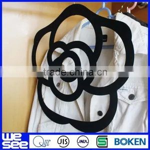 Velvet Hanger for Scarves in Black thumbnail-2
