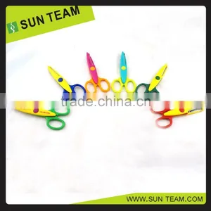 CS004A 5-1/4" New Plastic Handle Paper Cutting Lace Scissors thumbnail-1