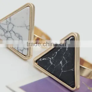 Black and White Triangle Turquoise Alloy Ring thumbnail-3