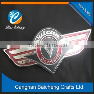 Flower Shaped Car Emblem With Engraving Brand Name and Logo Supplies Lower Price for Large Order and Nice Aftersale thumbnail-6