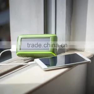 Dual USB Output Hand Crank Dynamo Power Bank, Solar Mobile Phone Charger With LED Light thumbnail-4
