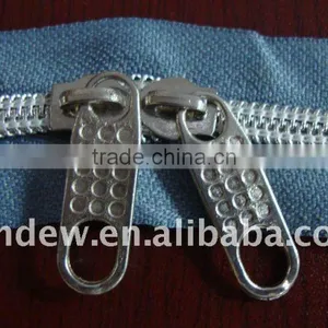 Sliver Teeth Two Way Open-end Nylon Zipper thumbnail-1
