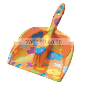 Professional Short Handle Plastic Broom And Dustpan Set thumbnail-5