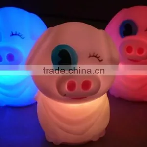 Onaroo Danny The Pig Portable Night Light With Rainbow Color Change thumbnail-3