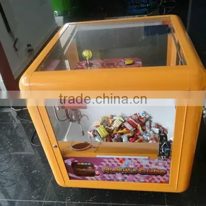 2014 New Style Coin Operated Candy Machine/Crane Machine/Claw Vending Game Machine thumbnail-2