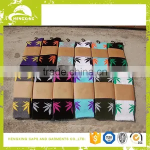 Christmas Socks Wholesale Marijuana Weed Leaf Colored Man Women Cotton Long Sports Socks in Stock thumbnail-1