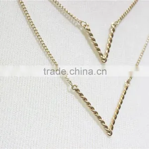 Multi Layered Gold Triangle Necklace Twist Arrowhead Pendant Necklace Layered Necklace Fashion Style Wholesale thumbnail-3