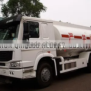 NEW HOWO Chinese High-quality 10 Wheels Oil Tank Truck 20L Sinotruk thumbnail-4