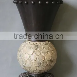 Polyresin Decorative Flower Vase thumbnail-1