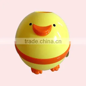 Plastic Duck Shape Paper Towel Tube thumbnail-1